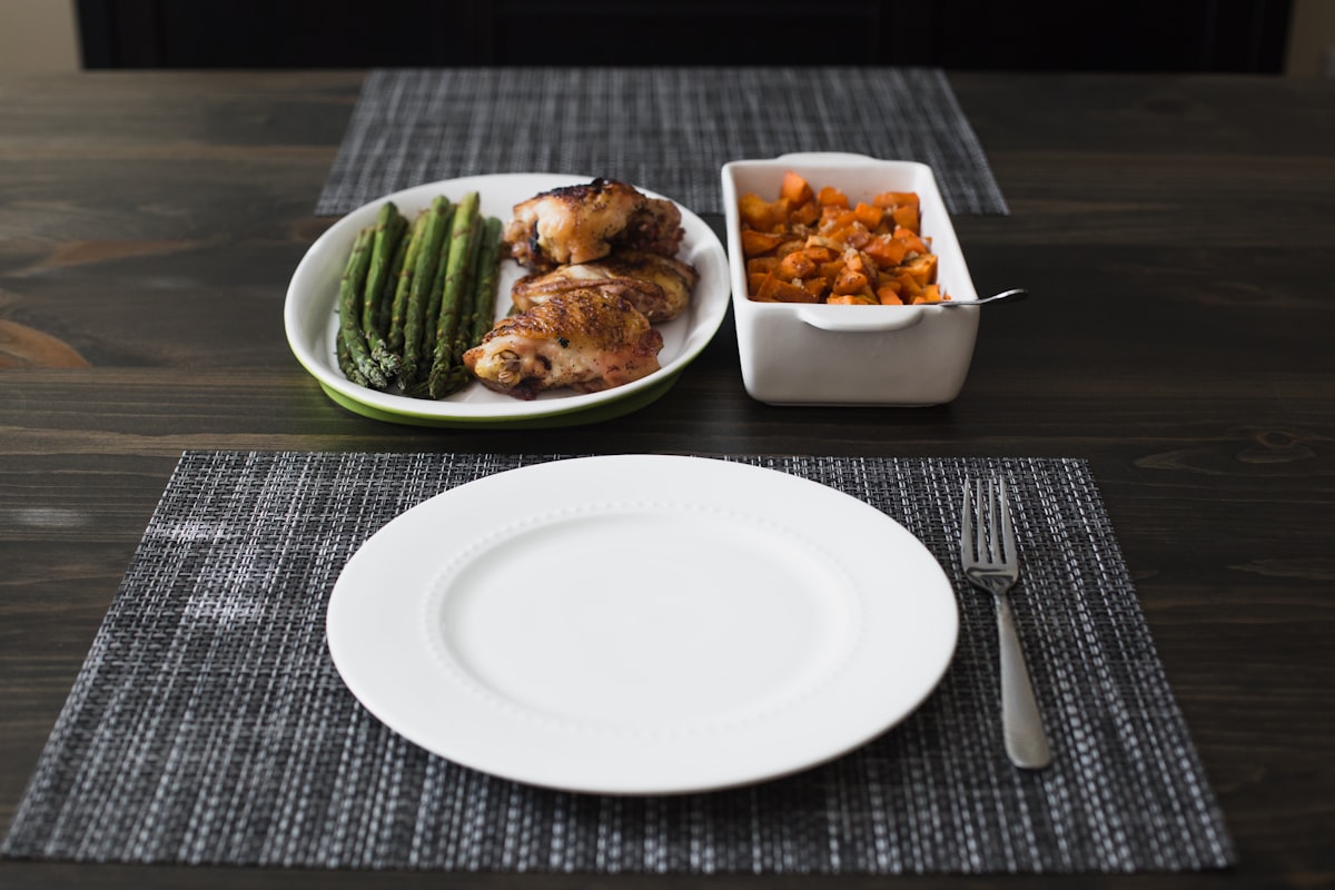 Bowl nutritiv cu cereale integrale și fructe